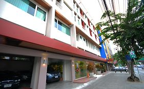 Bangkok Loft Inn